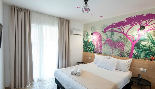 Superior Suite, 1 Queen Bed with Sofa bed