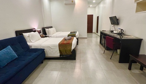 Deluxe Twin Room with Bathtub 