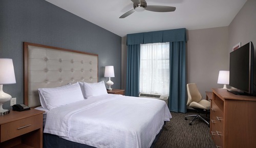 Suite, 2 Bedrooms, 1 King/2 Queen, Non Smoking
