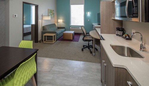Suite, 1 King Bed, Accessible (Roll-In Shower)