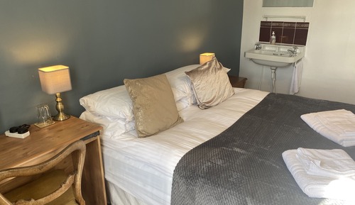 Double Room (Room 6)