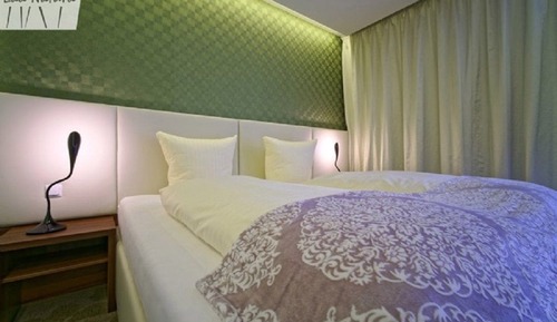 Deluxe Double Room, 1 King Bed, Garden View