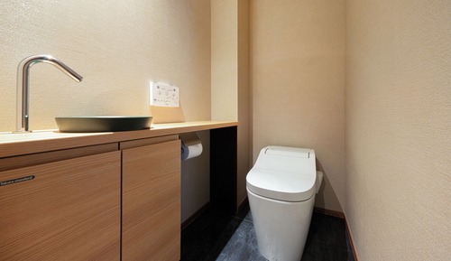 Deluxe King Room B
