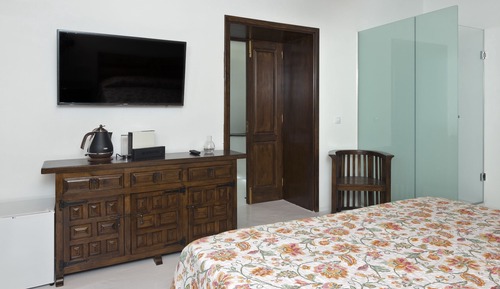 Deluxe Double Room, Partial Ocean View