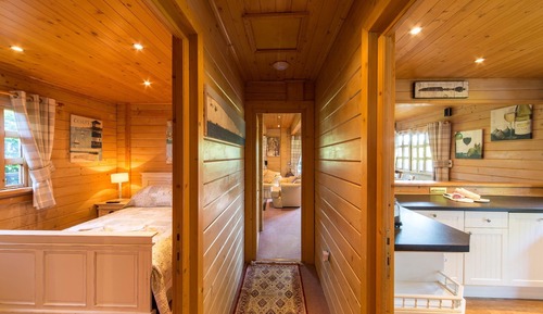 Pine Log Cabin