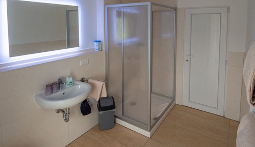 Deluxe Double Room (Jenner)