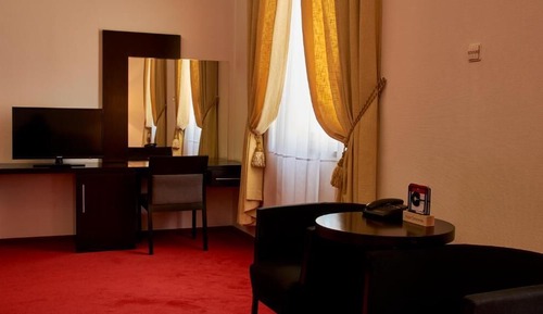 Classic Double Room, 1 Bedroom, Pool View