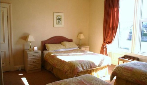 Family Room (2 Adults 2 Children)