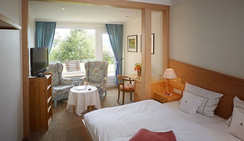 Room, Patio (with shower bath tub)