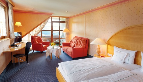 Room (country house, south-facing balcony)