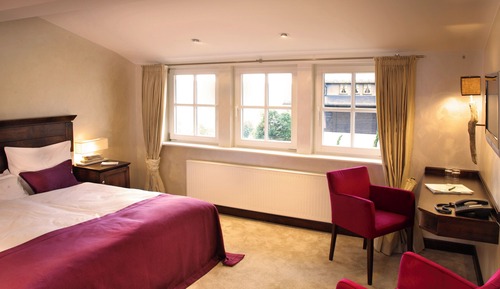 Room, Courtyard View