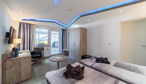 Double Room Single Use, Canal View