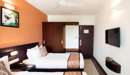 1 Bed Room Family Room With Balcony