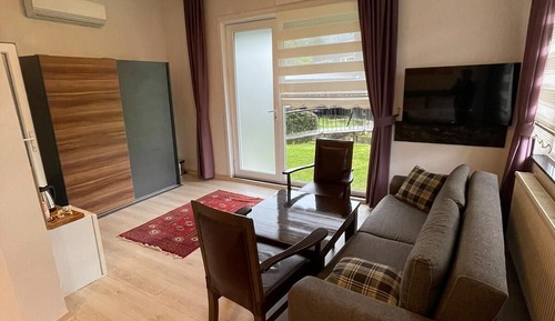 Basic Room, 1 Bedroom, Non Smoking, Garden View