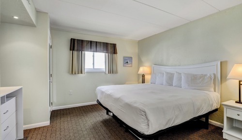 Traditional Suite, 1 King Bed with Sofa bed