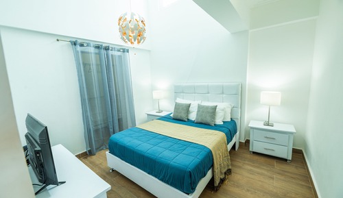 Luxury Penthouse Plus & Jacuzzi