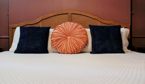 1 King Bed Luxury Suite - 3rd Floor