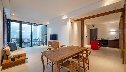 Presidential Suite (Outside Spa not available)