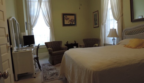 Standard Double Room, Ensuite (Peridot)