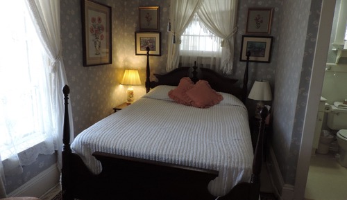 Standard Double Room, Ensuite (Amber)