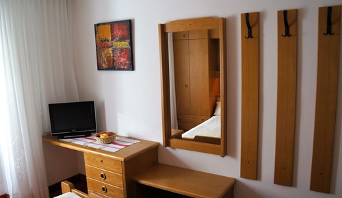 Economy Double Room, 1 Double Bed, Non Smoking, Mountainside