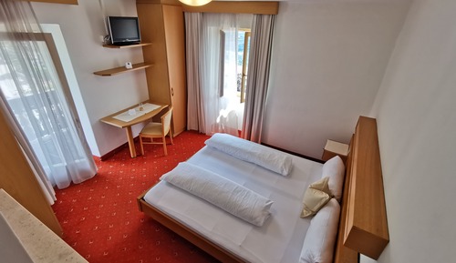 Standard Double Room, 1 Queen Bed, Balcony, City View