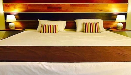 Panoramic Penthouse, 1 King Bed, Hot Tub, Mountain View