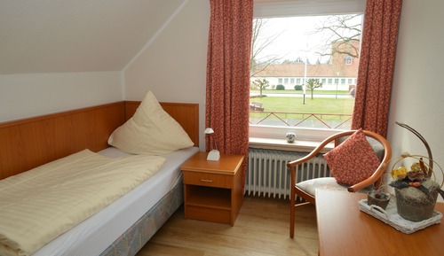 Single Room (External Bathroom)