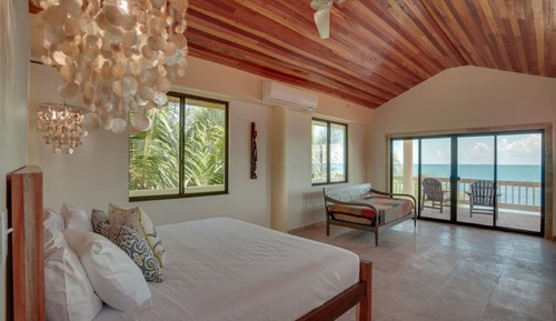 Luxury House, Multiple Bedrooms, Private Bathroom, Oceanfront