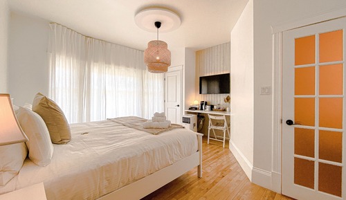 Superior Room, 1 King Bed, City View