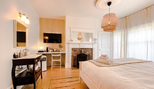 Signature Room, 1 King Bed