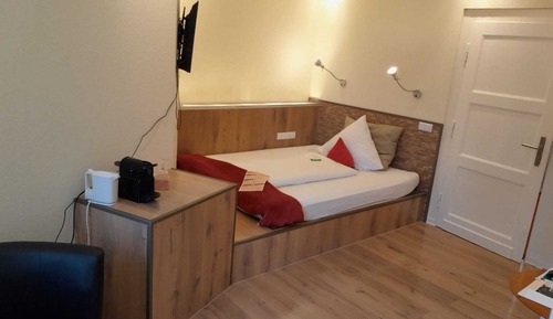 Comfort Single Room, 1 Queen Bed