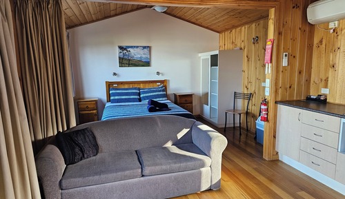 Easy Access Cabin