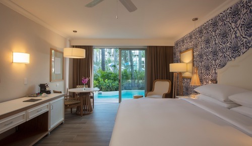 Junior Suite Hacienda Swim Out King