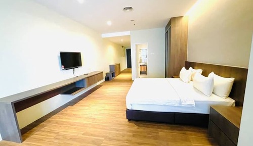 Deluxe Studio Suite