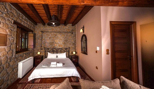 Suite, Jetted Tub