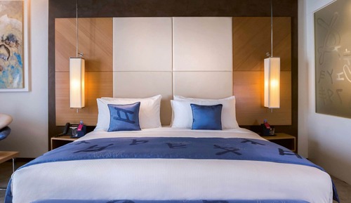 Deluxe Room, 1 King Bed, Lake View