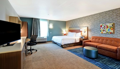 Studio, 1 Queen Bed, Accessible (Roll-In Shower)