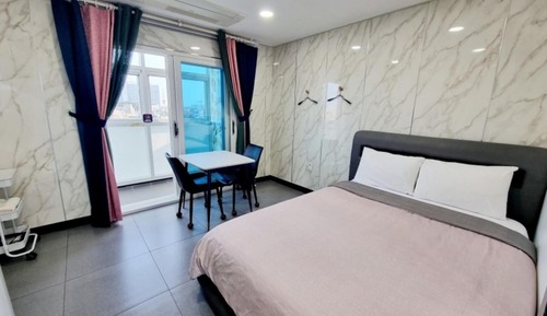 Room (B301 (Couple room/Whirlpool spa))