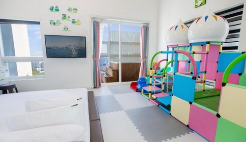 Room (A402 (kids room/ocean view/trampoline)