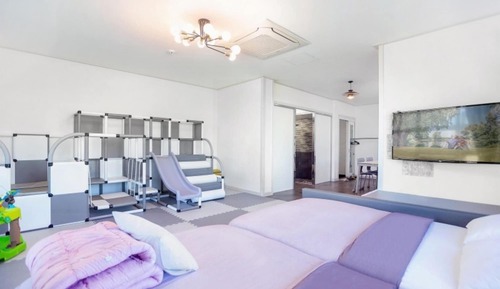 Room (A201 (Kids room/Lake view/Trampoline/)