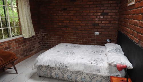 Basic Cottage, Lake View, Lakeside (Chikamba)