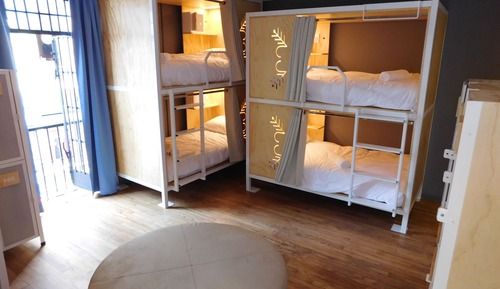 Cama en Habitación Compartida Mixta de 8