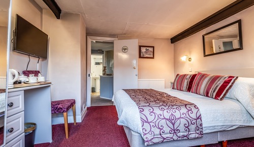 Double Room, Private Bathroom (Balcony and private bathroom)