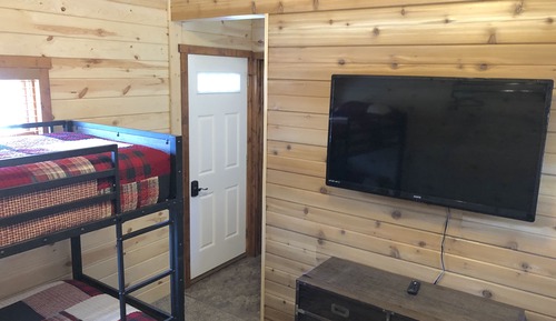 Deluxe Cabin, Multiple Beds