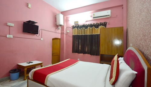 Deluxe AC Room