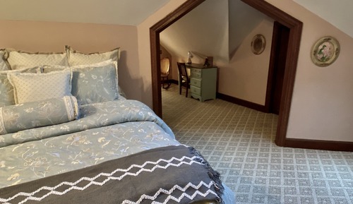 The Daisy Multiple Bed Suite (with crib)