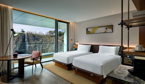 Club Room, 2 Twin Beds, Balcony (Ruby)