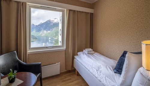 Single Room, Sea View