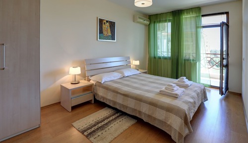 Classic Apartment, 2 Bedrooms, Balcony, Golf View